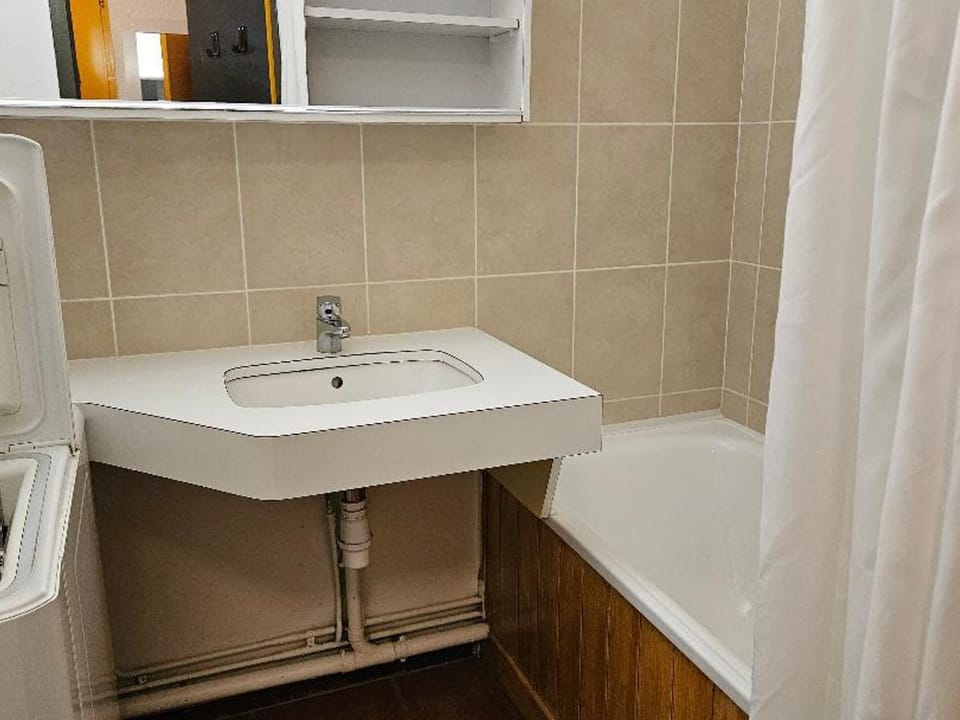 Les Menuires, Appt 4 pers, Wifi, Animaux admis - FR-1-574-64 Apartment in Les Allues