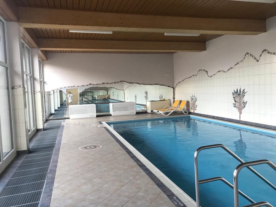 Pool view, Swimming pool, sunbed