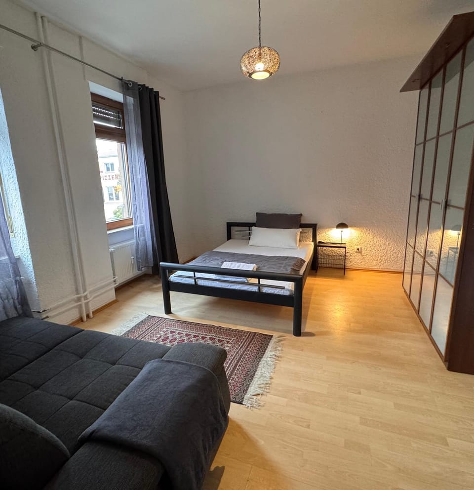 Bed, Living room, Photo of the whole room, Seating area, Bedroom
