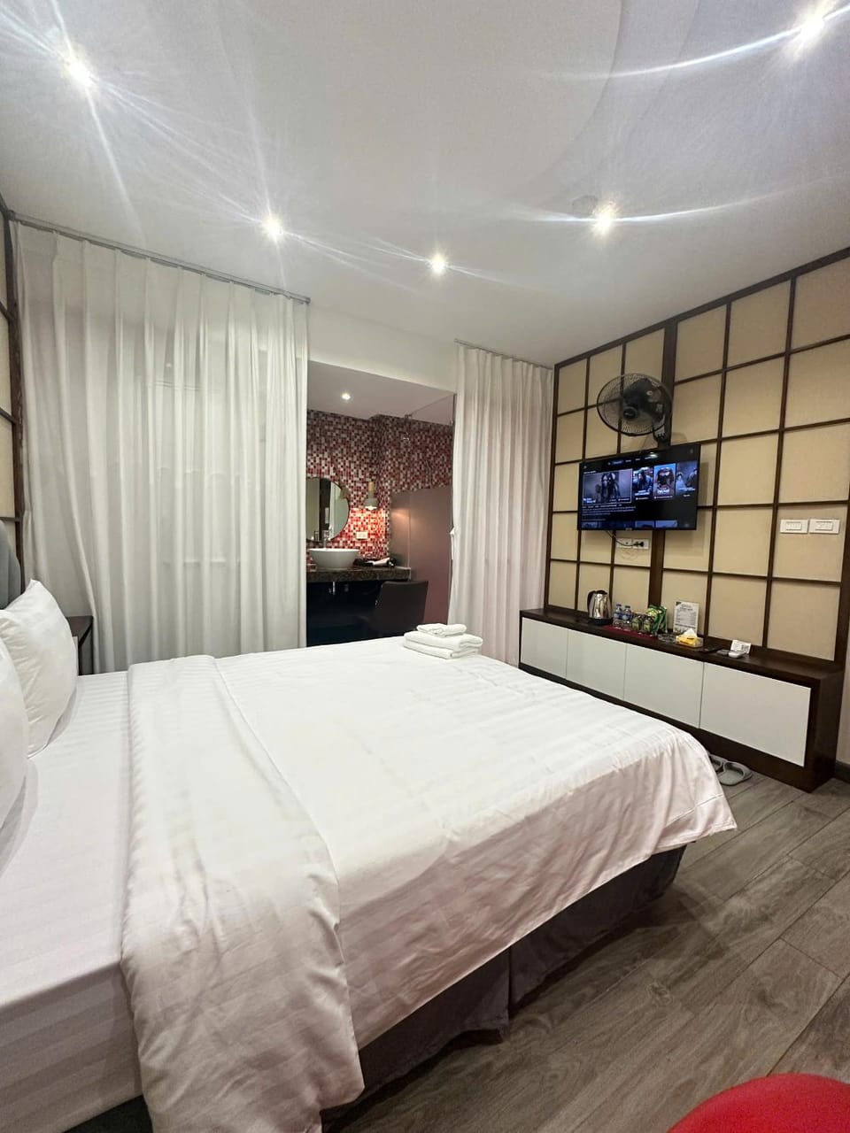 Photo of the whole room
