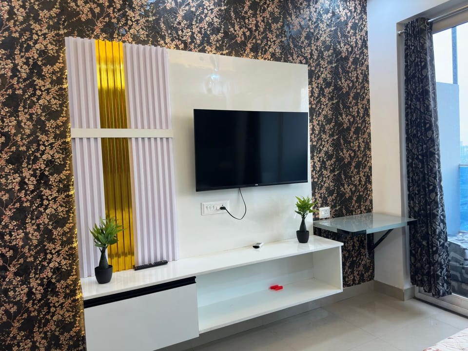 Sky view stay Bed and Breakfast in Noida