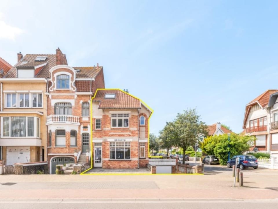 Property building, Summer