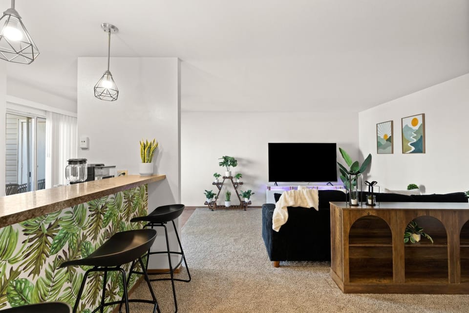 TV and multimedia, Dining area