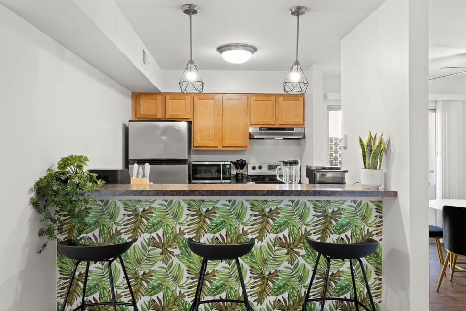 Kitchen or kitchenette, Lounge or bar, Dining area, dishwasher, minibar, oven, stove, toaster