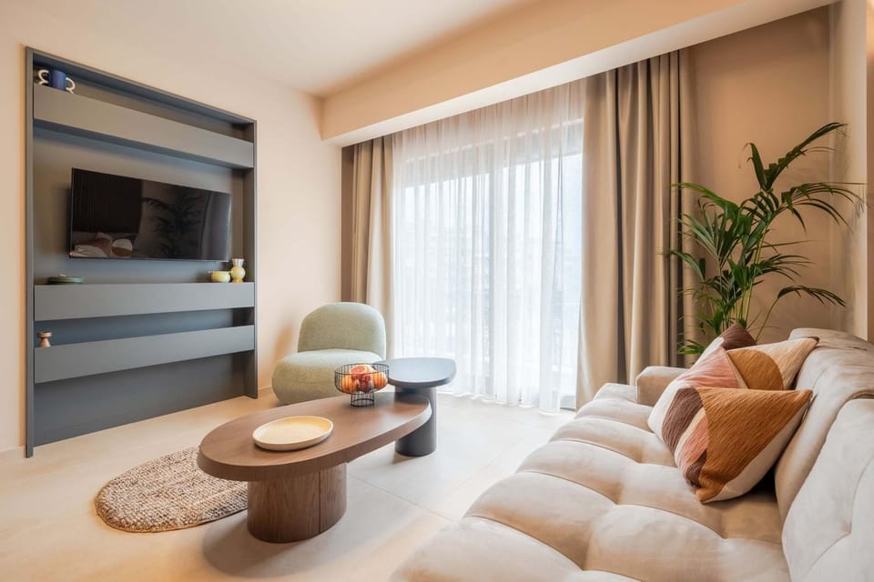 TV and multimedia, Living room, Photo of the whole room, Seating area