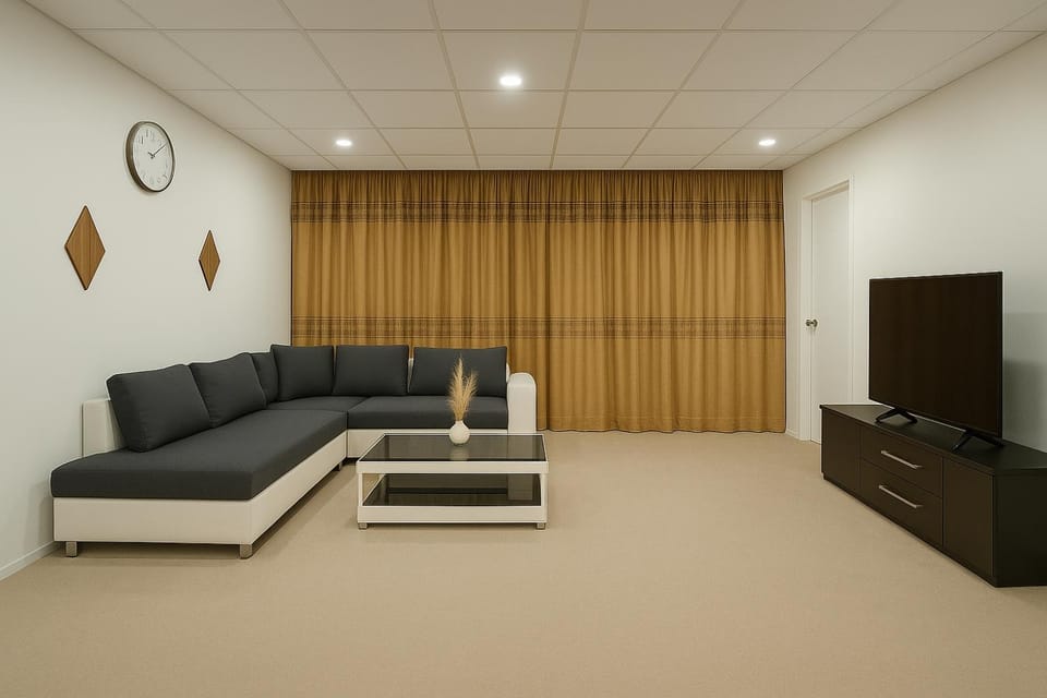 Communal lounge/ TV room
