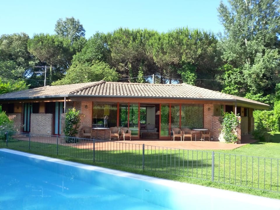 Facade/entrance, Swimming pool, Swimming pool