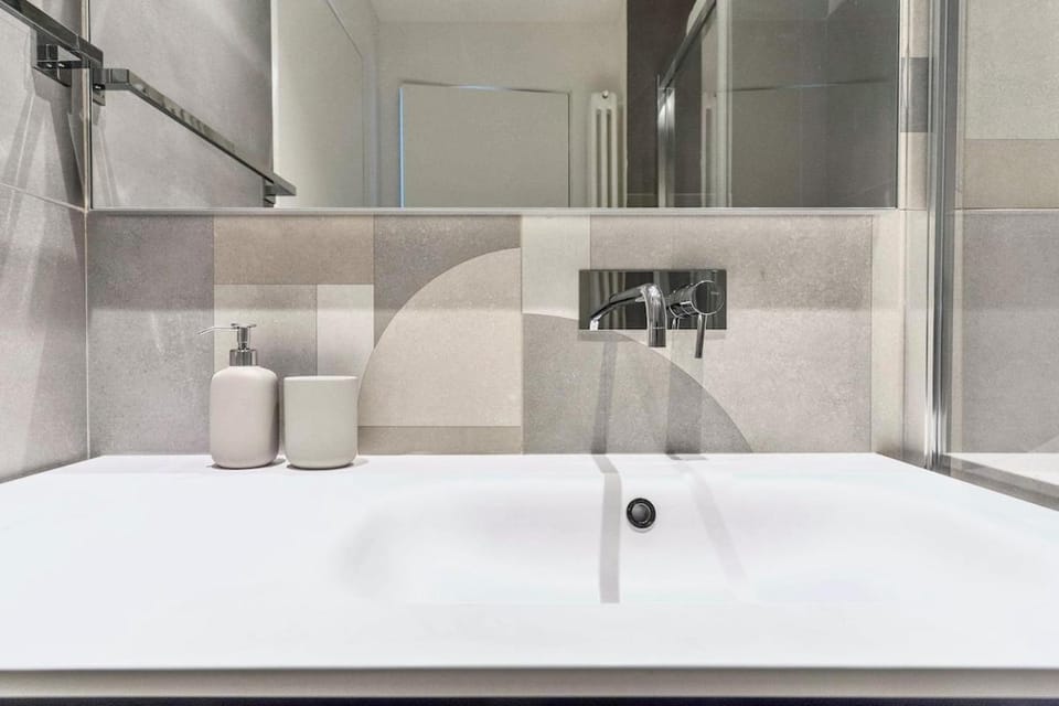 Exclusive Rooftop Vista Duomo Apartment in Milan