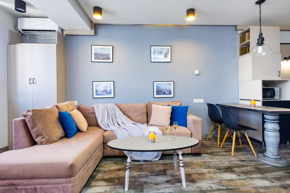 Living room, Dining area, air conditioner