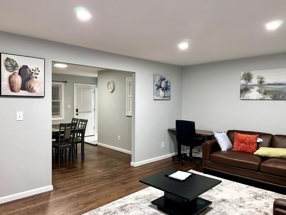 Peaceful 3BR House w Easy NYC Access in South River, NJ House in South River