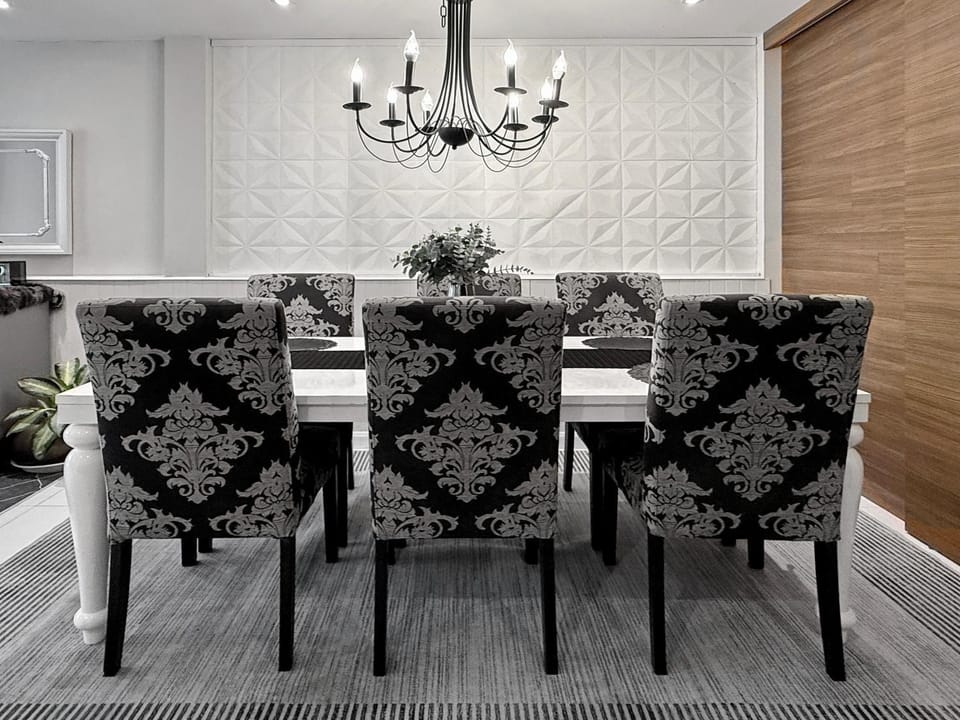 Restaurant/places to eat, Dining area