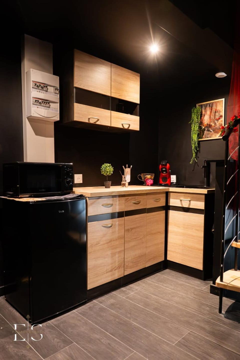 Kitchen or kitchenette