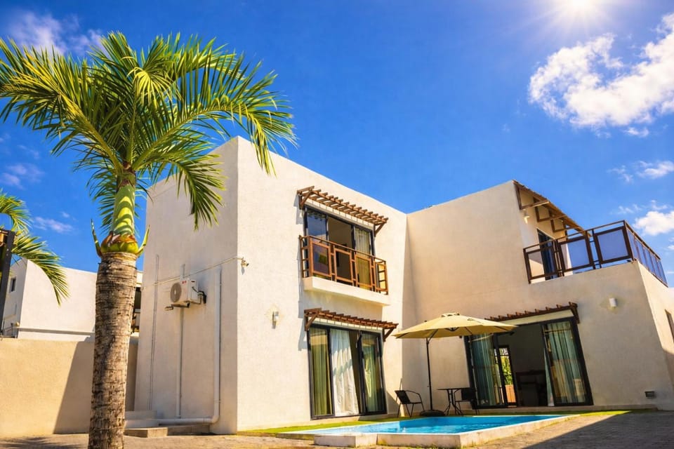 Property building, Restaurant/places to eat, Swimming pool