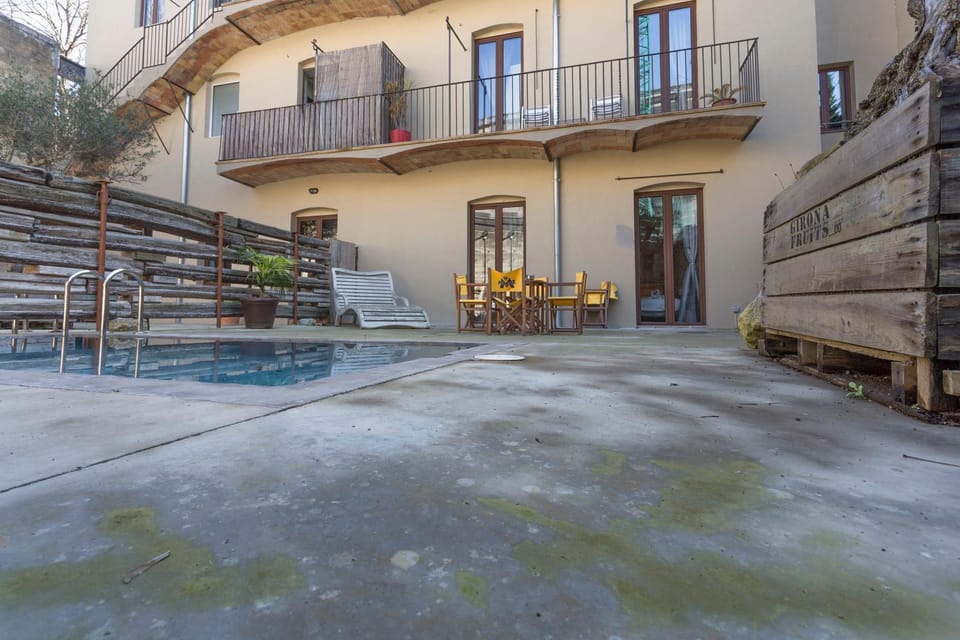 Patio, Garden, Swimming pool