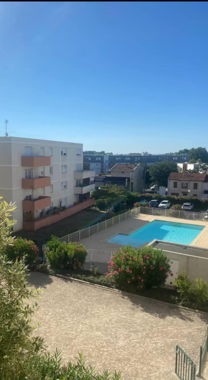 Le Tassigny-Spacious apartment-parking-wifi Apartment in Béziers