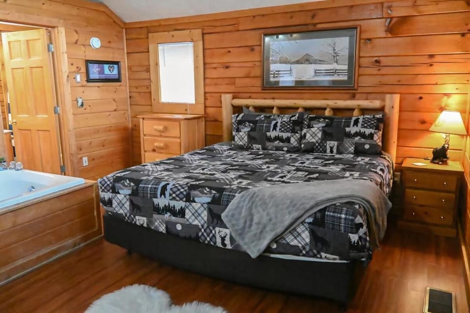 Hearts Desire - Hot Tub, Jacuzzi & Dog Friendly House in Pigeon Forge