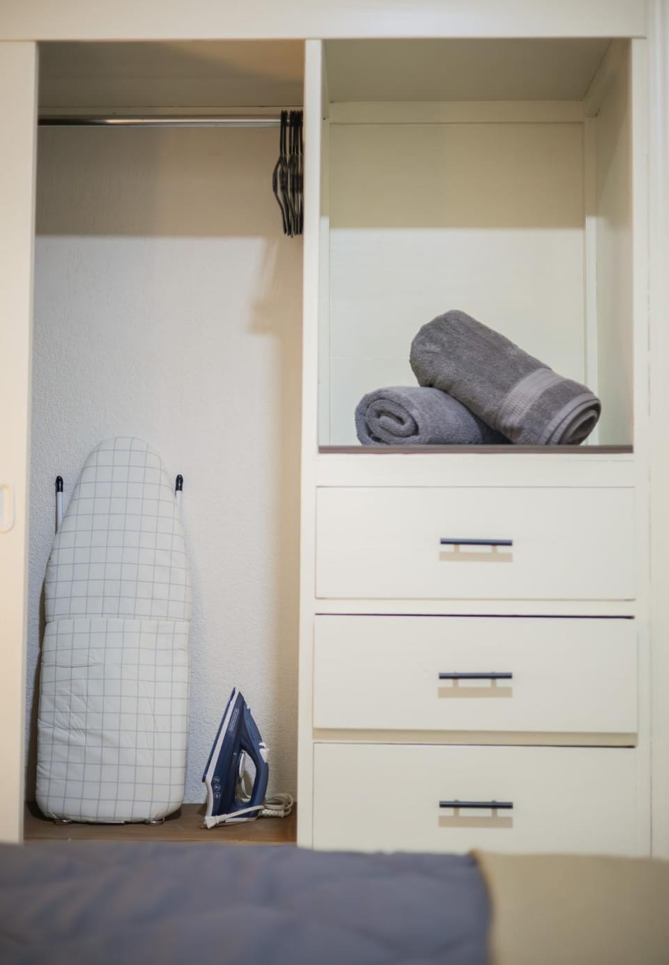 Bedroom, towels, wardrobe