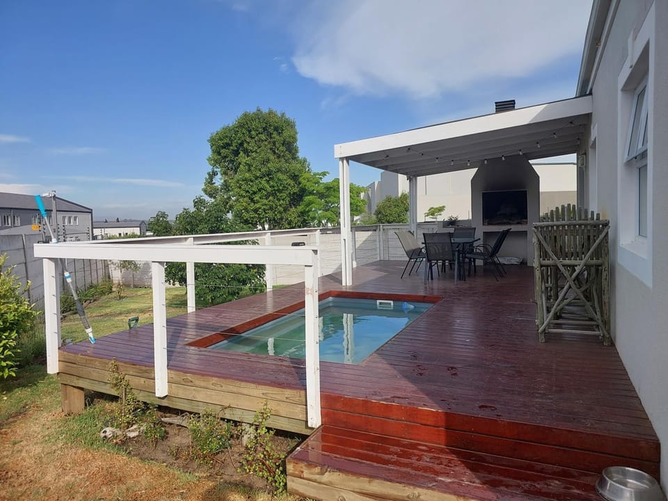 Patio, Pool view, Swimming pool