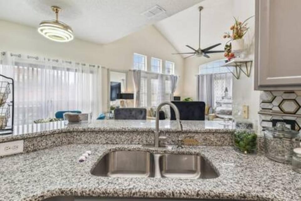 Kitchen or kitchenette, Other, stove