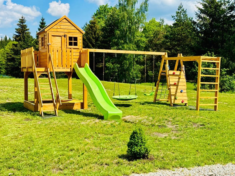 Ski Mountain Apartamenty - Wypożyczalnia rowerów elektrycznych E-Bike Białka Apartment in Lesser Poland Voivodeship
