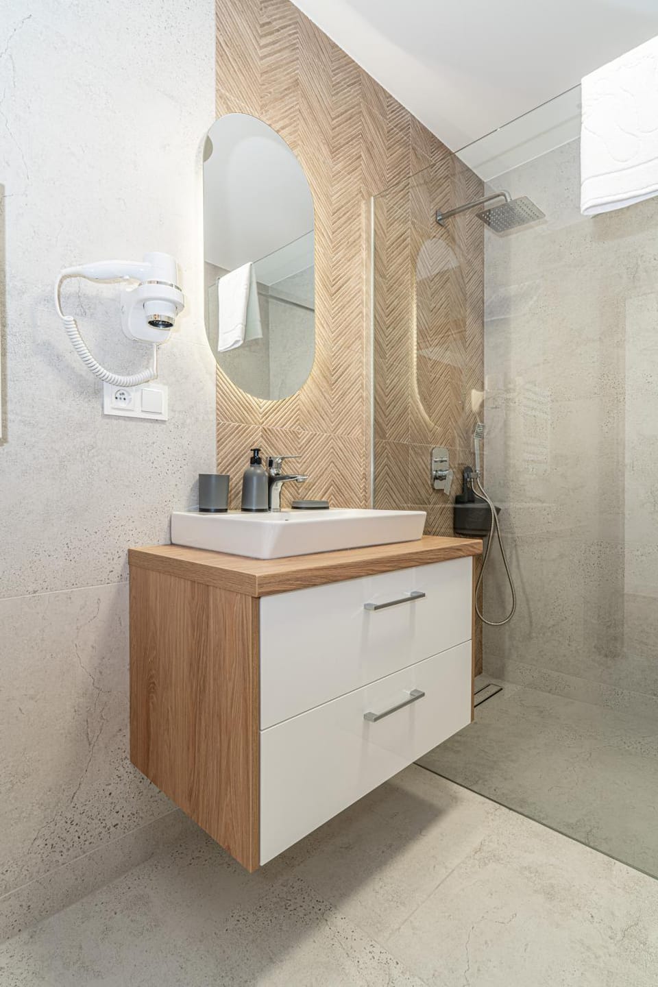 Bathroom, towels