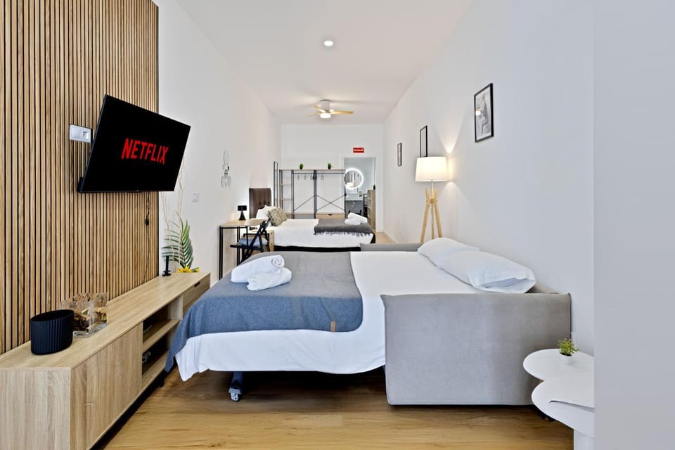 TV and multimedia, Lounge or bar