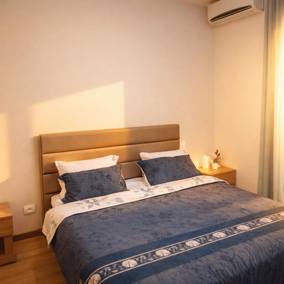 Bedroom, air conditioner