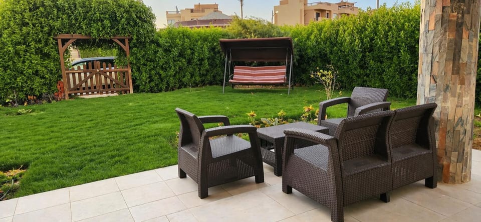 Day, Garden, Balcony/Terrace, Seating area, Garden view