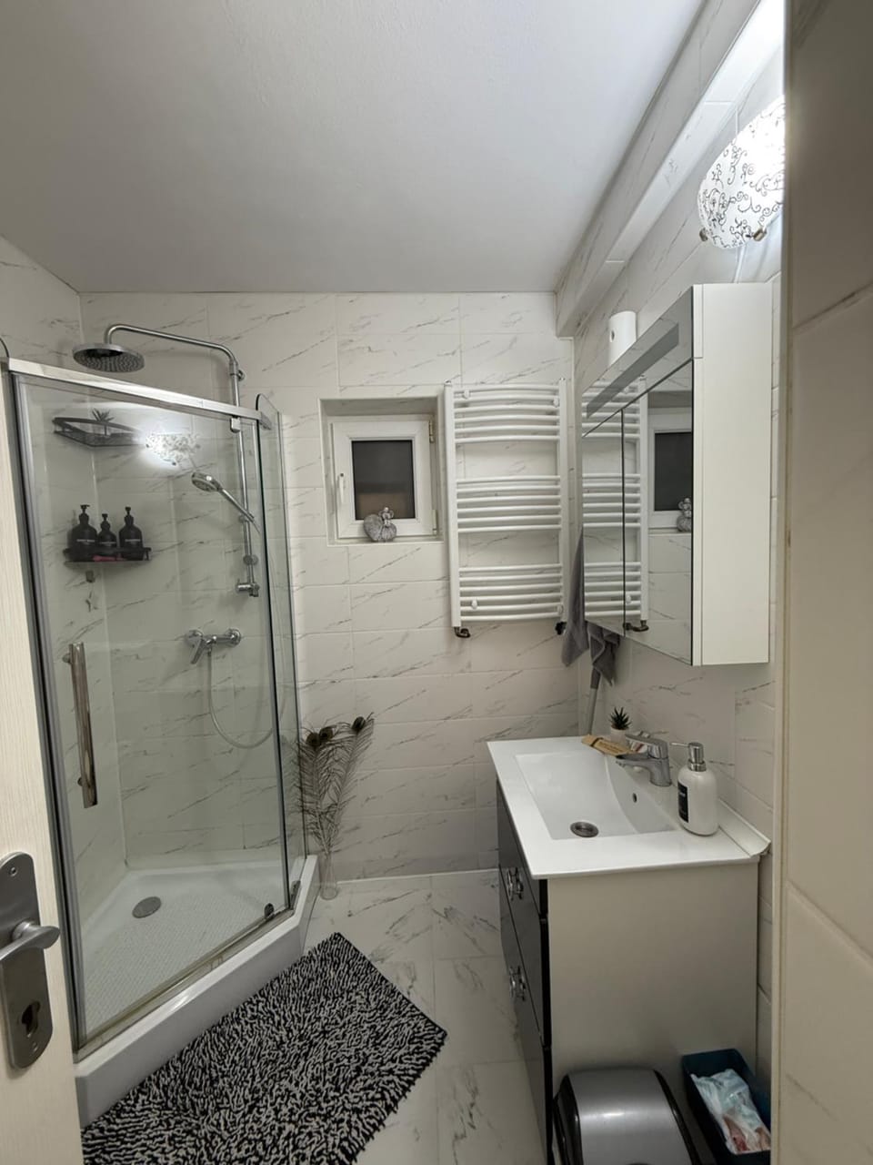 Shower, Bathroom, towels