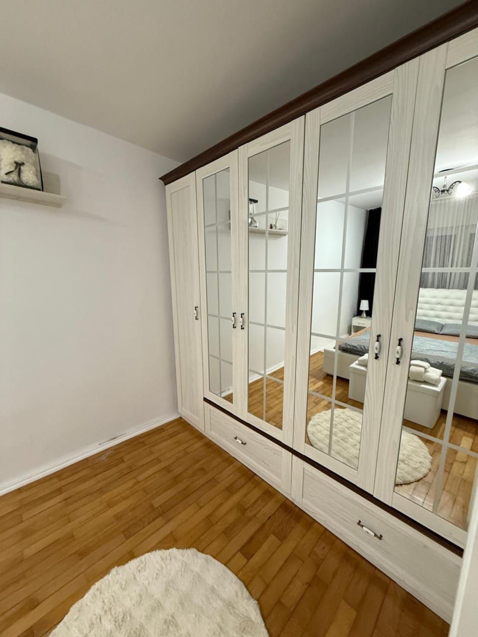 Bedroom, wardrobe