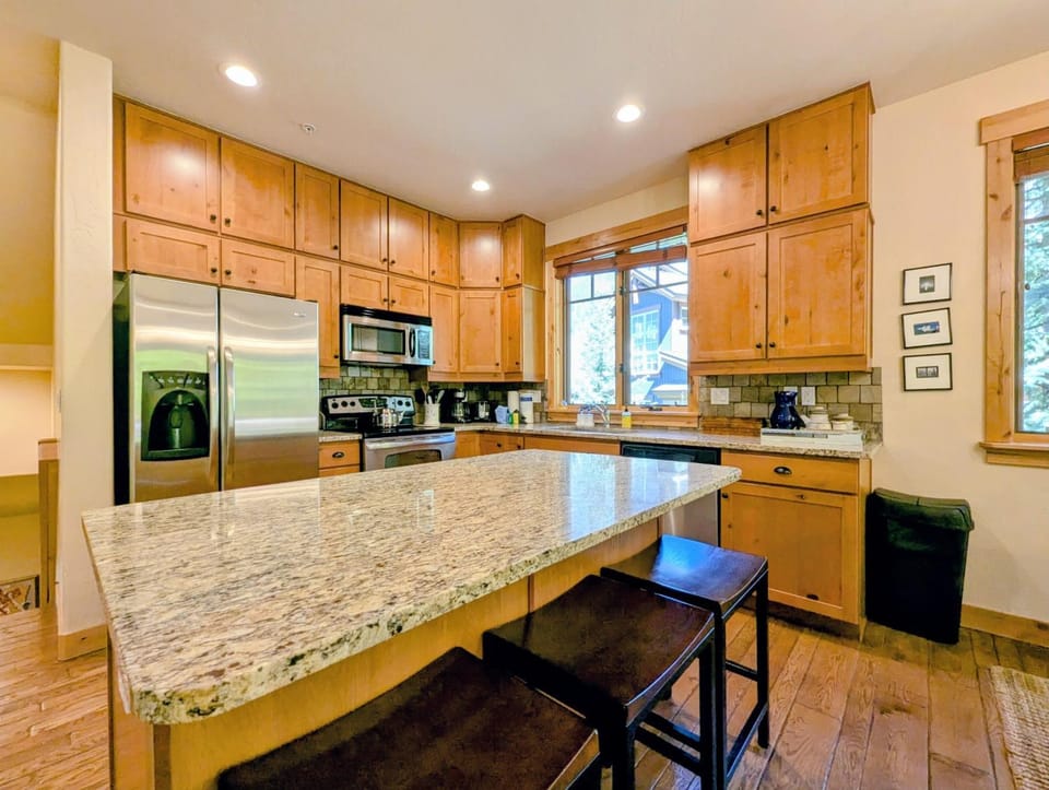 Settlers Creek 6529 by SummitCove Lodging in Colorado House in Keystone