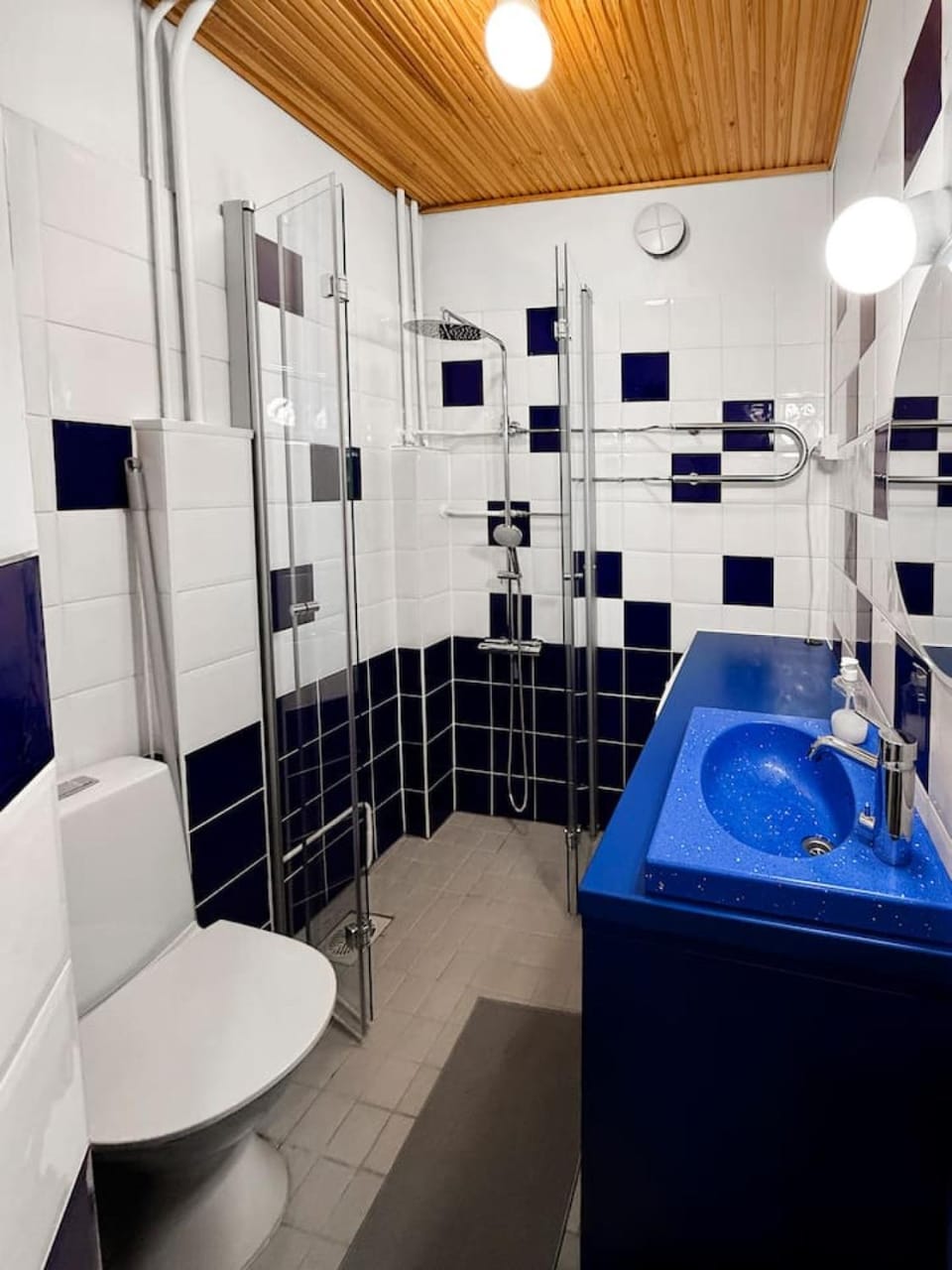 Shower, Toilet, Bathroom