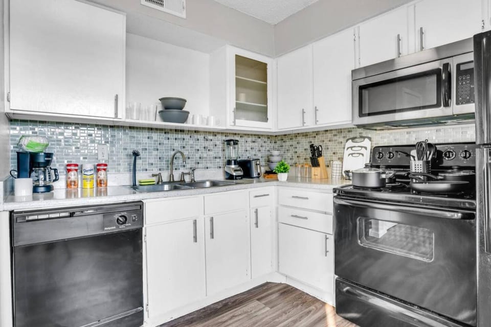 Brand New Studio 1 Bath Gym Access Apartment in Arlington