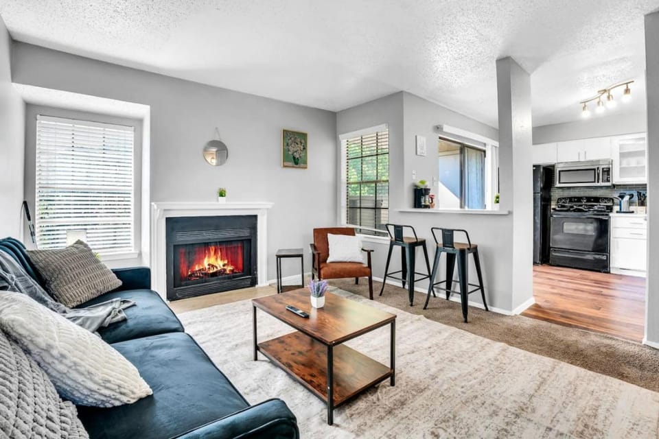 Brand New Stylish Studio Gym Access Apartment in Arlington