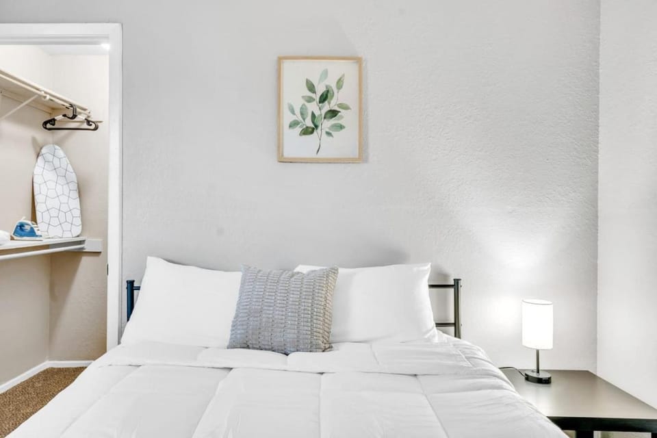 Freshly Built Studio Gym and 1 Bath Apartment in Arlington
