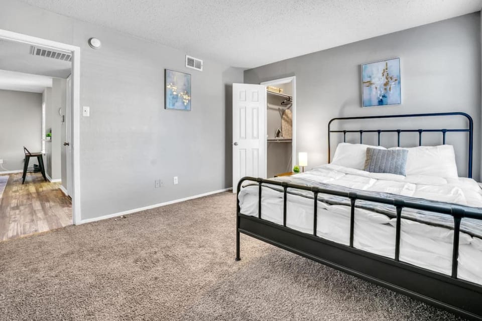 Modern Brand New Studio with Free Gym Apartment in Arlington