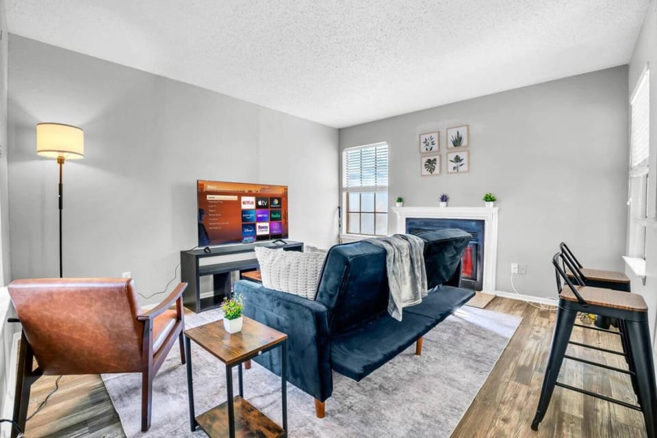 Modern Brand New Studio with Free Gym Apartment in Arlington