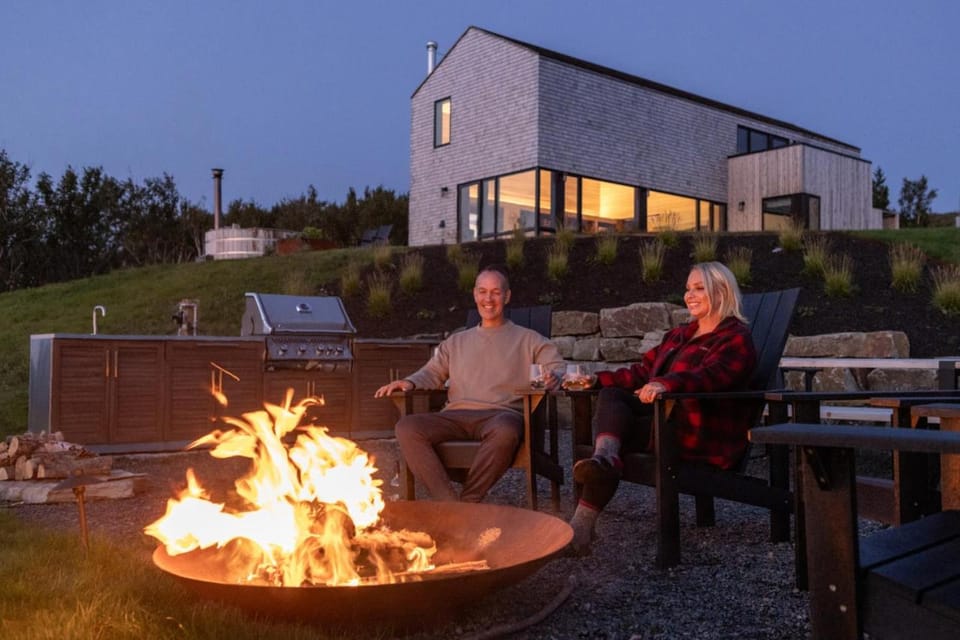 Cedar - Luxury Oceanview Cottage with Hot Tub & Private Beach Access near Cabot Trail Country House in Nova Scotia