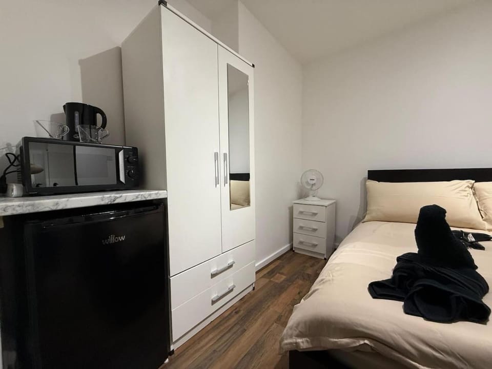 Clapham South London Room House in London