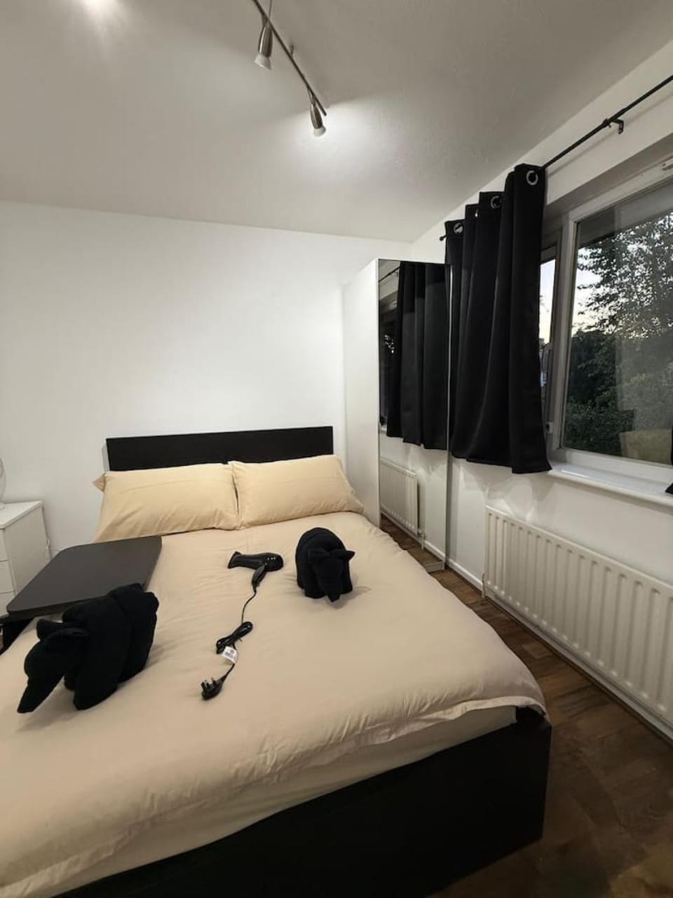 London zone2 room near Battersea House in London