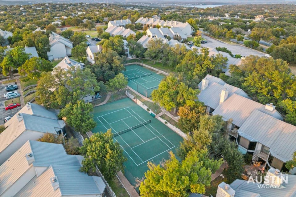 Tennis court