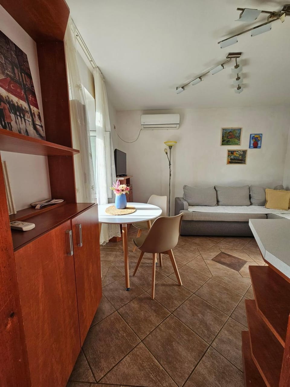Kitchen or kitchenette, Living room