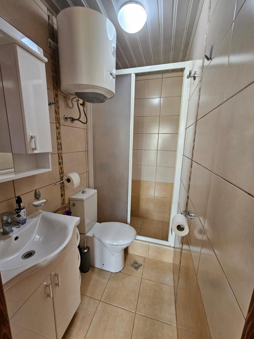 Shower, Bathroom, towels