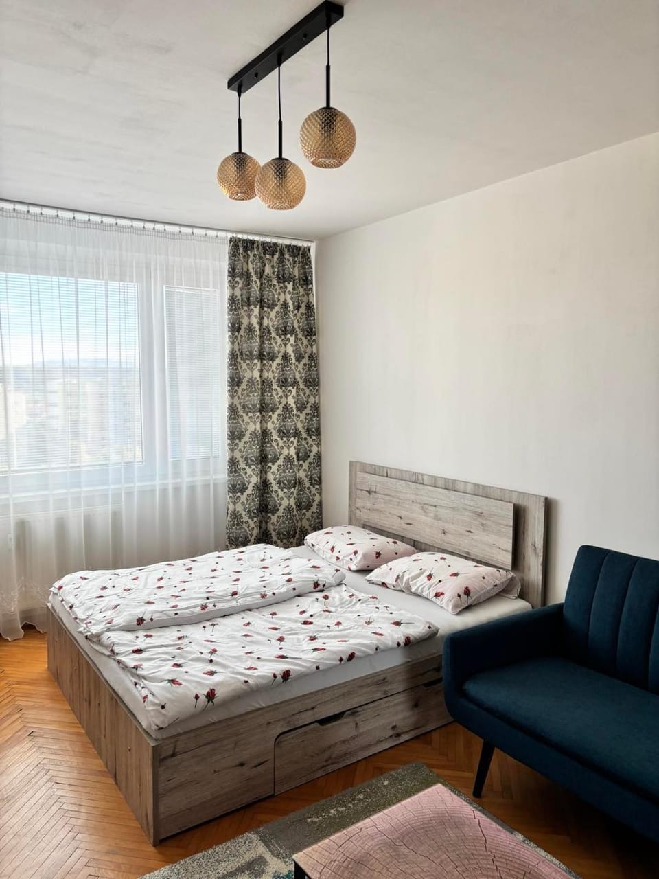 Photo of the whole room, Bedroom