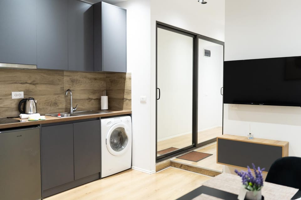 TV and multimedia, Coffee/tea facilities, Kitchen or kitchenette, minibar, oven, stove