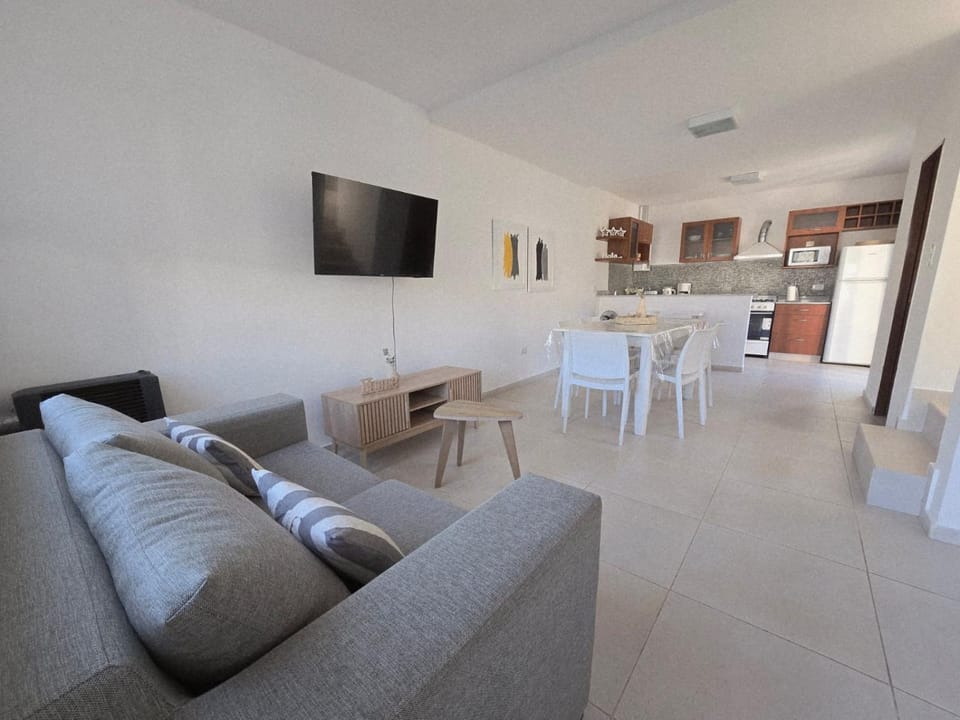 TV and multimedia, Kitchen or kitchenette, Living room, Dining area