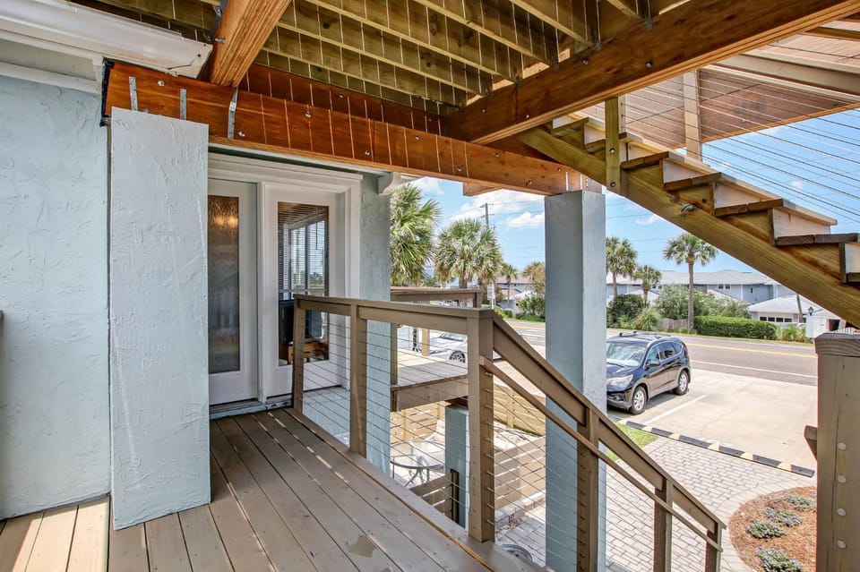 2 Bedroom 2 Bath Across from the Beach House in Fernandina Beach