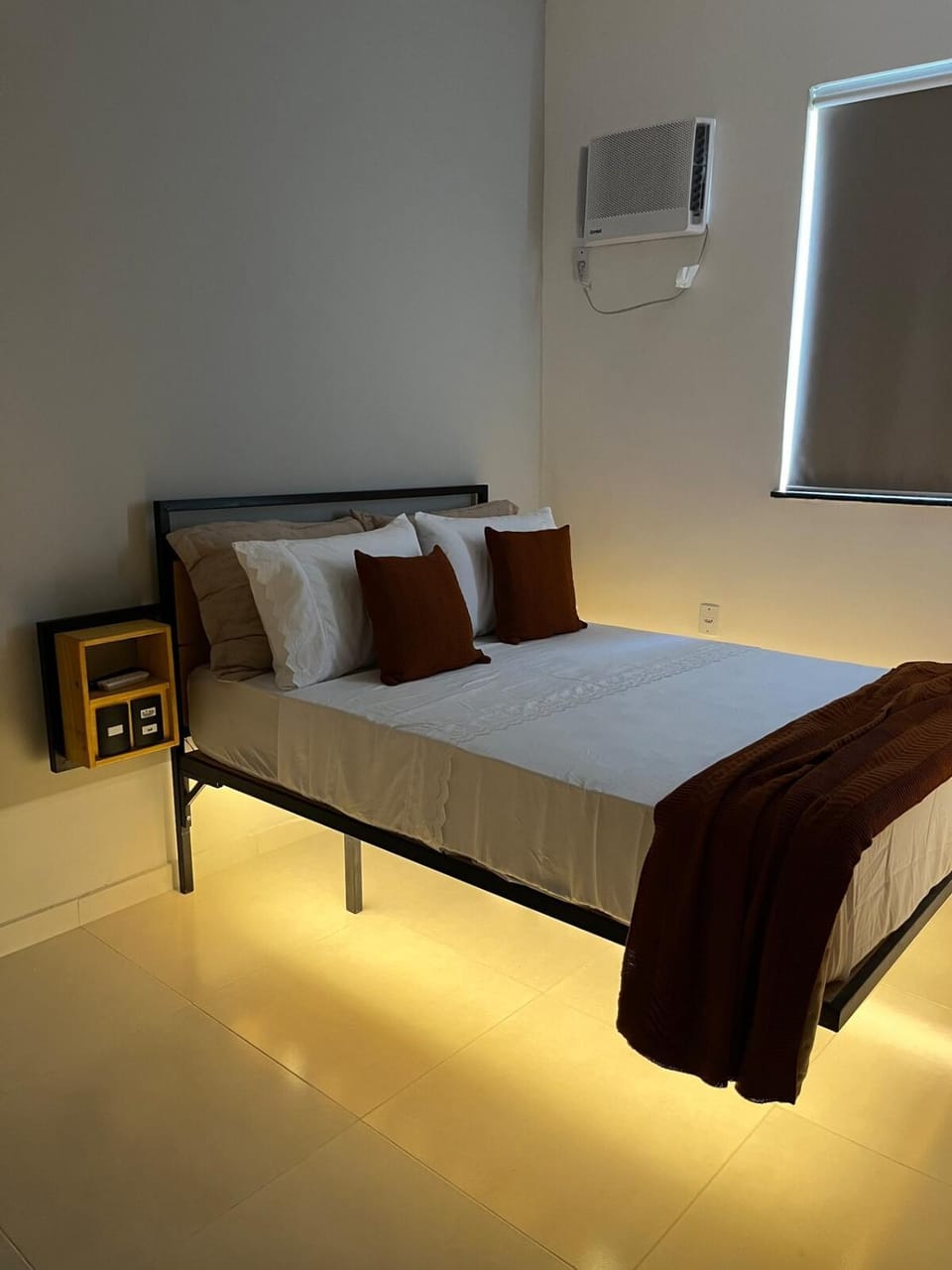 Bed, Bedroom, air conditioner