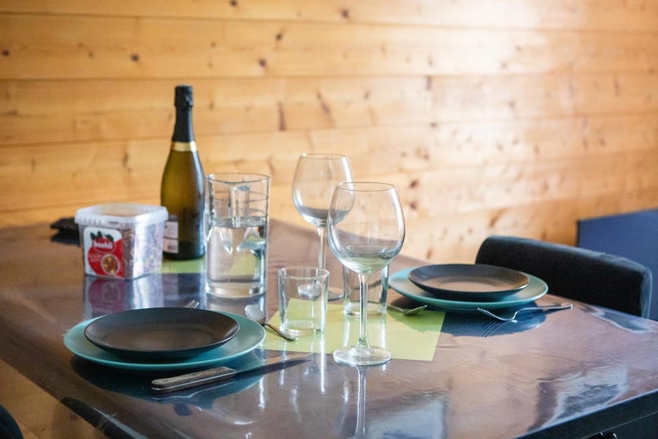 Food and drinks, Dining area