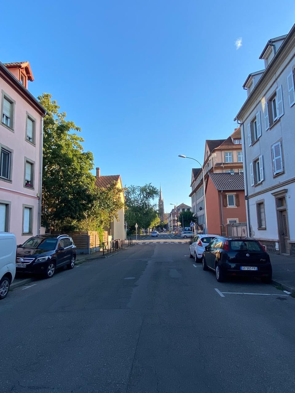 Property building, Day, Neighbourhood, Street view, Location, Parking